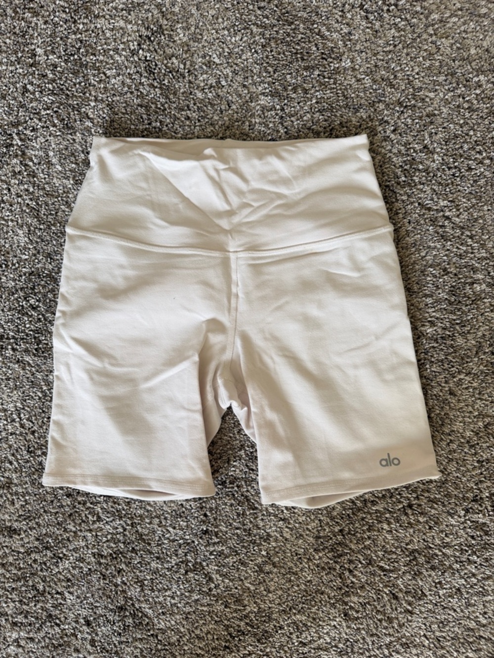 ALO Yoga Cream High-Rise Bike Shorts